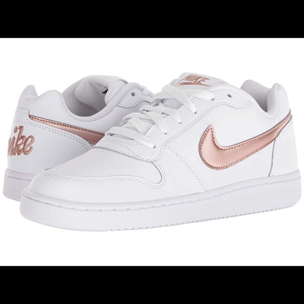 White nike sneakers